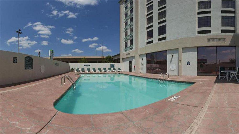 Wyndham Garden Wichita Downtown Ξενοδοχείο Εξωτερικό φωτογραφία