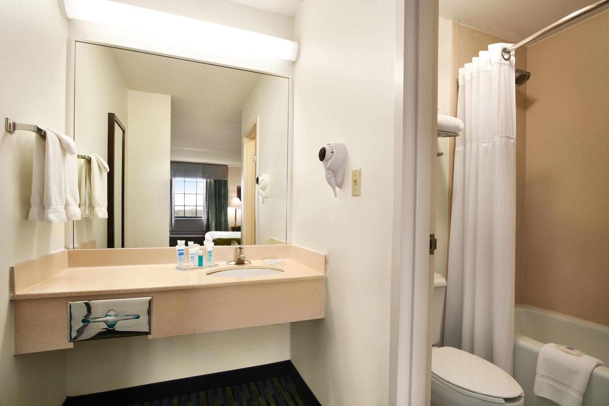 Wyndham Garden Wichita Downtown Ξενοδοχείο Εξωτερικό φωτογραφία