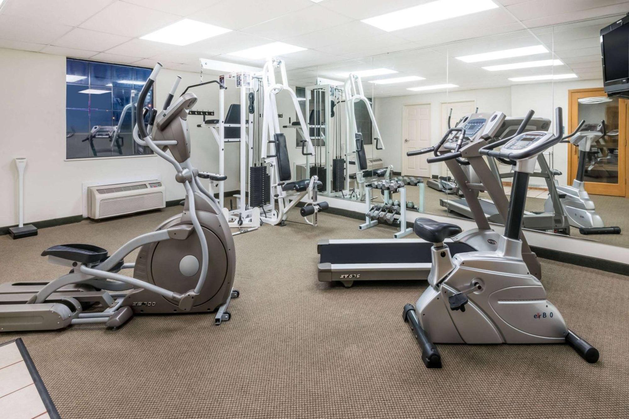 Wyndham Garden Wichita Downtown Ξενοδοχείο Εξωτερικό φωτογραφία