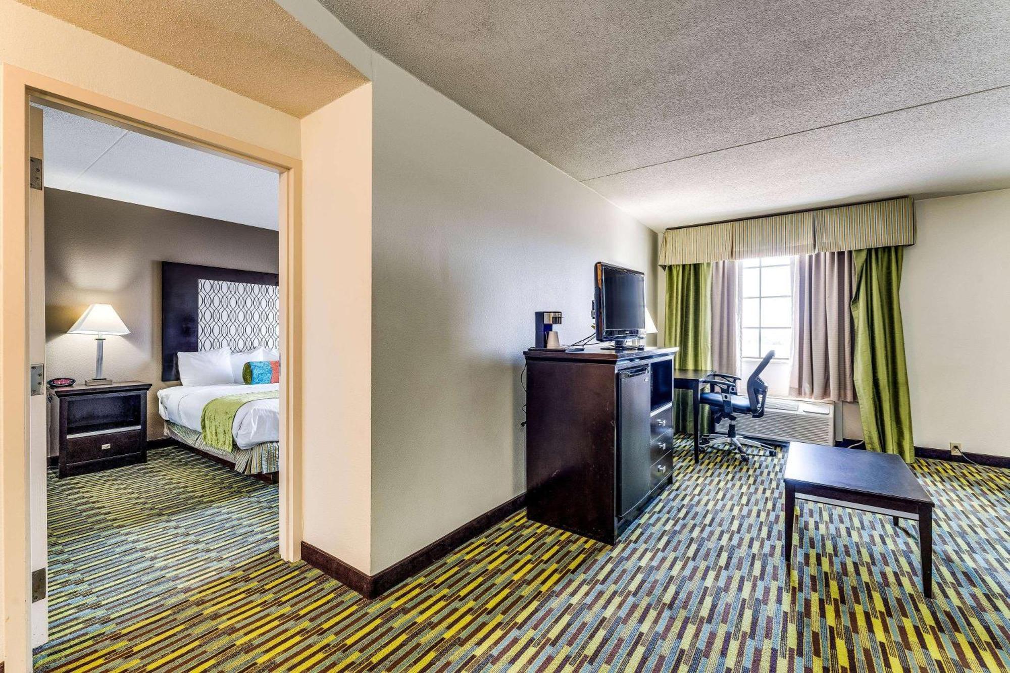 Wyndham Garden Wichita Downtown Ξενοδοχείο Εξωτερικό φωτογραφία
