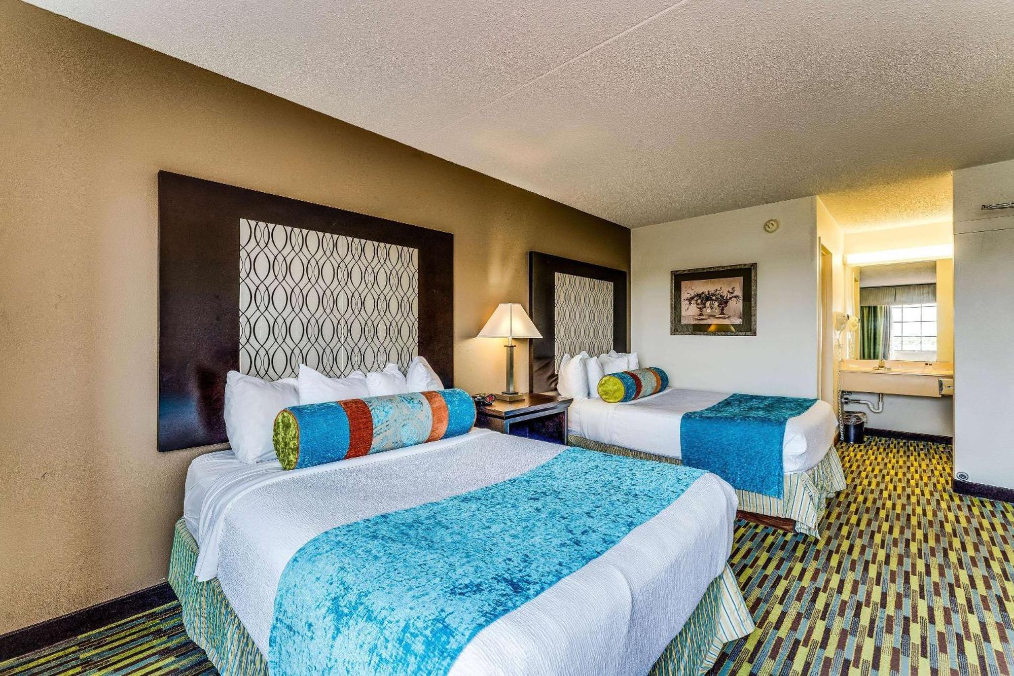Wyndham Garden Wichita Downtown Ξενοδοχείο Εξωτερικό φωτογραφία