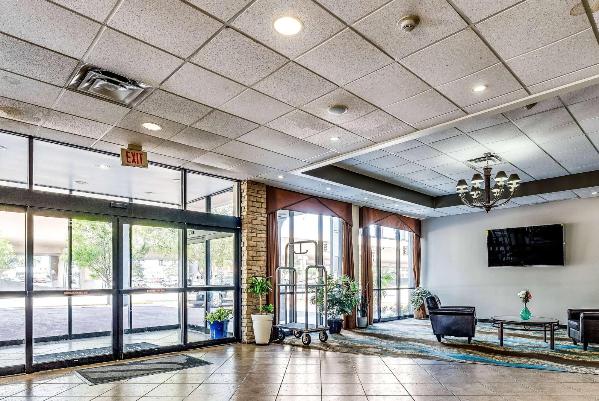 Wyndham Garden Wichita Downtown Ξενοδοχείο Εξωτερικό φωτογραφία