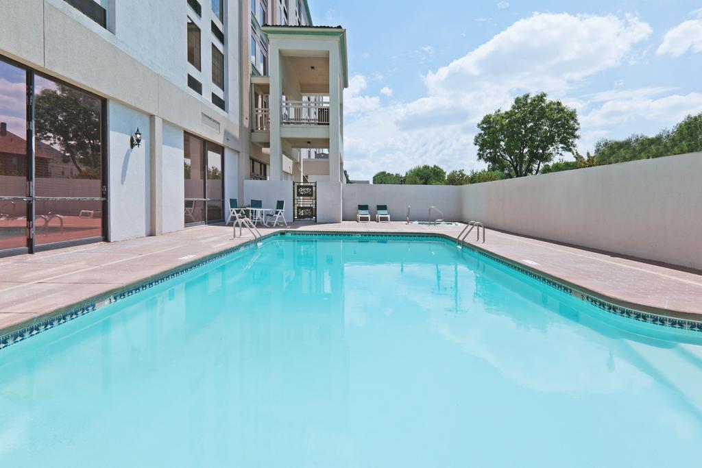 Wyndham Garden Wichita Downtown Ξενοδοχείο Εξωτερικό φωτογραφία