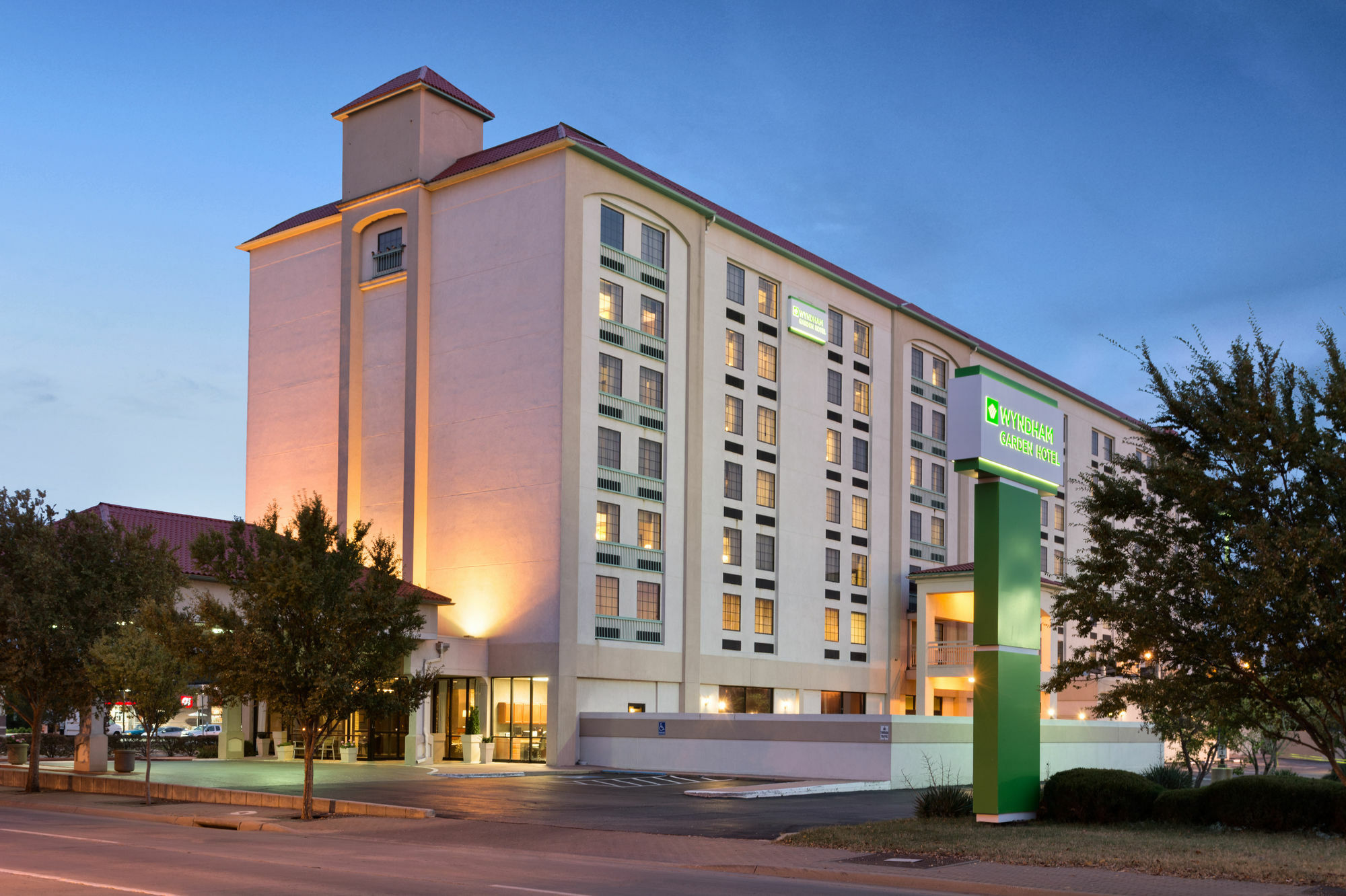 Wyndham Garden Wichita Downtown Ξενοδοχείο Εξωτερικό φωτογραφία